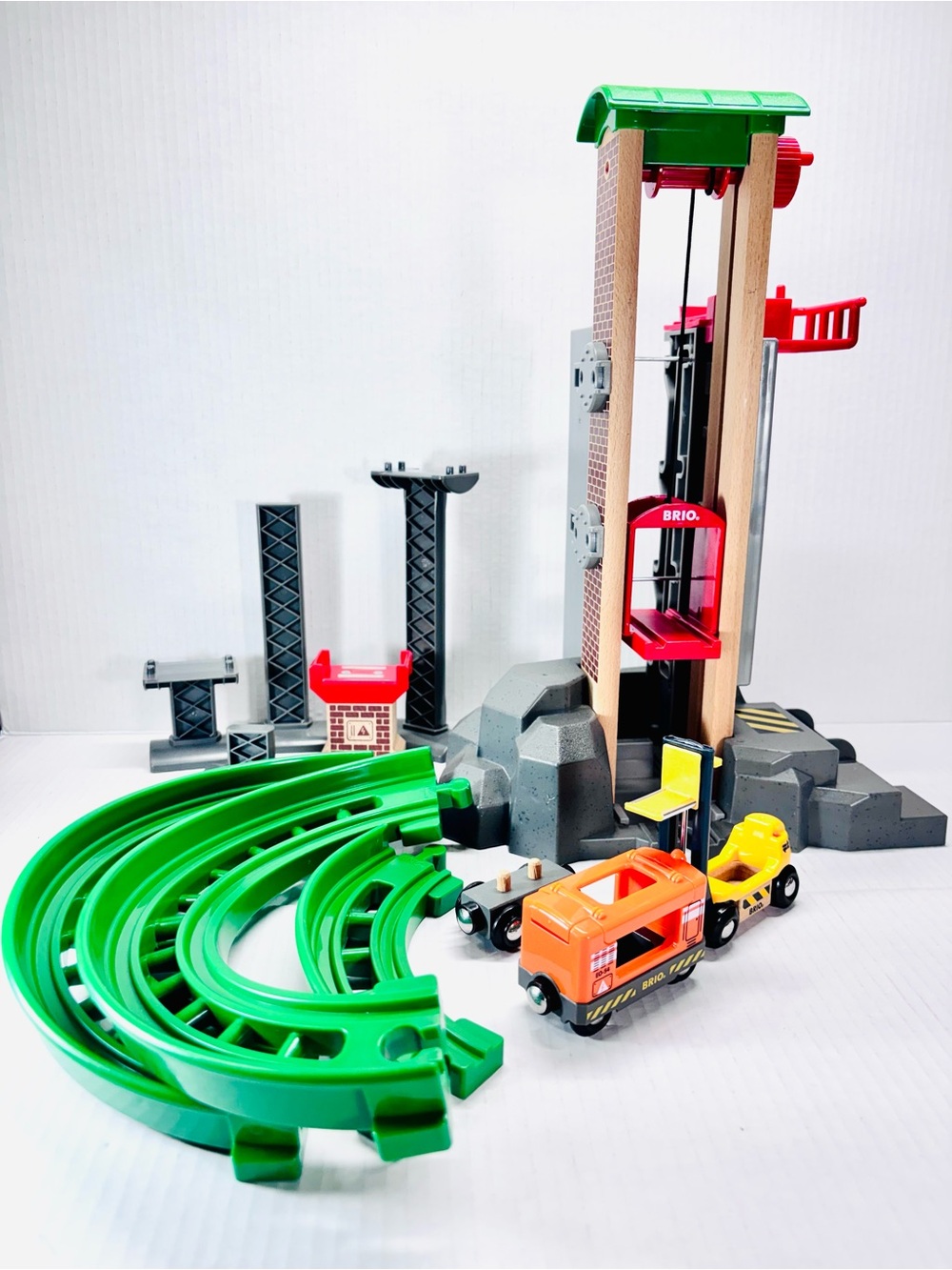 BRIO 33887 Lift & Load Warehouse ELEVATOR TOWER Wooden Railway Train Incomplete